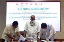 kiri - kanan : Ali Mas'adi (CEO Widodo Makmur Unggas), Tumiyana (CEO & Founder Widodo Makmur Perkasa), Harvey Tjokro (Direktur Agra Surya Energy).