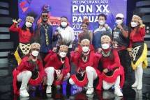 Lagu Pekan Olahraga Nasional (PON) 2021 secara resmi diluncurkan. Lagu berjudul &ldquo;Torang Bisa&rdquo; ini memiliki makna mendalam sekaligus sebagai penyemarak dalam pelaksanaan pesta olahraga nasional yang akan berlangsung pada 2-15 Oktober mendatang. (foto:raiky/kemenpora.go.id)