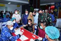 Pangkogabwilhan II Marsdya TNI Imran Baidirus Tinjau Pelaksanaan Serbuan Vaksinasi Massal di Berau