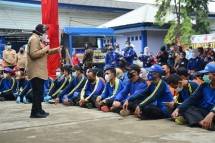 Mensos ikut berlari bersama warga dalam simulasi menghadapi ancaman gempa bumi dan tsunami