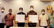 Penandatanganan deklarasi antara PresUniv dengan Unpad