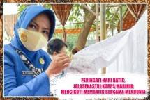 Ketua Gabungan Jalasenastri Korps Marinir Ny. Etta Suhartono 