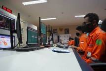 Ishak Operator Central Control Room (CCR) di Pembangkit Listrik Tenaga Uap (PLTU) Holtekamp Jayapura