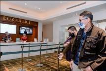 Menteri Pariwisata dan Ekonomi Kreatif Sandiaga Salahuddin Uno, Saat Melakukan Uji Coba Bioskop (Dok: Kemenparekraf)