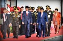 Presiden Jokowi didampingi Wakil Presiden Jusuf Kalla menghadiri Upacara Peringatan Ke-71 Hari Bhayangkara Tahun 2017 (Foto: JAY/Humas)