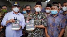 Kantongi Sertifikat SNI, MenkopUKM Luncurkan Cangkul Merah Putih