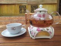 Menikmati Minum Teh Kekinian
