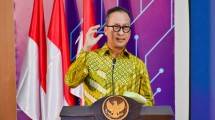 Menteri Perindustrian Agus Gumiwang Kartasasmita 
