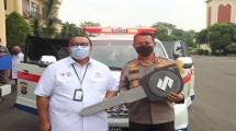 Penyerahan Mobil Ambulance diserahkan oleh Andi Gani Nena Wea, Komisaris Utama PTPP kepada Kapolda Banten Irjen. Pol. Rudy Heriyanto