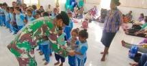 Satgas Yonif RK 751/VJS Kunjungi Sekolah Paud