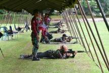 Atlet Petembak Petarung Seru dalam Lomba Menembak Dankormar Cup