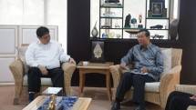Menteri Perindustrian, Airlangga Hartarto saat menerima kunjungan Walikota Pekanbaru, Firdaus