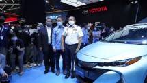 Bluebird dan Toyota Bersinergi Hadirkan Armada Taksi Ramah Lingkungan 