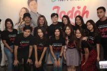Para pemain, sutradara serta produser film Jodoh Atau Bukan.