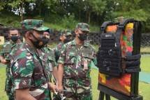Wadan Kormar Brigjen TNI Mar Endi Supardi Ikuti Uji Coba Rompi dan Helm Anti Peluru