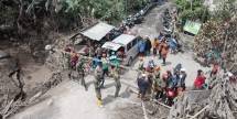 985 Personel Gabungan TNI dan POLRI Lakukan Operasi Penanganan Darurat Paska Erupsi Semeru (Foto Dok BNPB)