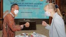 Menperin Agus Gumiwang Kartasasmita bersama Duta Besar Jerman untuk Indonesia, ASEAN dan Timor Leste, H.E. Ina Lepel