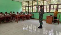 Satgas Pamtas Yonif 126 KC Menjadi Pengajar 