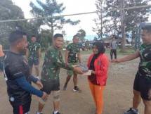 Satgas Yonif RK 751/VJS Ajak Generasi Muda Jayawijaya Bermain Volly