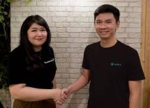 Emma Hartono, Chief Operating Officer dari Transporta, bersama dengan Danny Jiang, Co-Founder & Chief Operating Officer dari Lacak.io