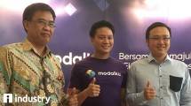  Dr. Hendrikus Passagi - Direktur Pengaturan, Perizinan, dan Pengawasan Fintech OJK , Reynold Wijaya - Co-Founder dan CEO Modalku dan David Ng - Salah Satu Investor Modalku