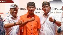 Heru Dewanto bersama Ketua Umum PII Danis Hidayat Sumadilaga dan Waketum PII Ilham Akbar Habibie