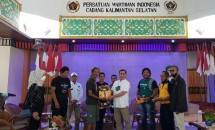 Sambangi Pasar Terapung Banjarmasin, Tim JKW PWI Disambut Pantun