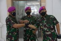 Dankormar Mayjen Mar Suhartono (Tengah) 