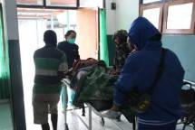 Satgas Kodim Yonif Raider 613/Rja Evakuasi Ibu Melahirkan 