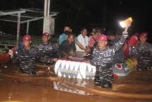 Yonmarhanlan X Jayapura Pasmar 3 Evakuasi Warga Terjebak Banjir