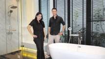 Rumah baru artis Titi Kamal dan Christian Sugiono (Tian) belakangan ini ramai diperbincangkan di dunia maya. Bagaimana tidak, rumah dengan luas 1000 meter ini membuat decak kagum siapa pun yang melihat nya. Bernuansa seperti villa di Bali yang menyatu dengan alam, rumah ini ternyata dilengkapi dengan produk-produk canggih di dalamnya. 