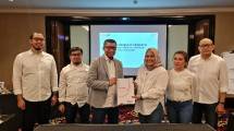 (Kiri-kanan) Chief Marketing Officer POSFIN Riano Bayu Satria, Chief Operating Officer POSFIN Sandi Mardiansyah, Chief Executive Officer POSFIN Setyo Budianto, Direktur Business & Marketing Finnet Irena Aldanituti, GHO Trading & E-Commerce Services Finnet Angelika Tiara Putri, dan Vice President Financial & Trading Services Finnet Firmanto A. Purawan