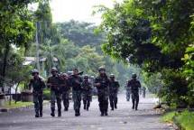 Prajurit Batalyon Howitzer 2 Marinir Laksanakan Cross Country