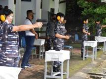  KOWAL Lantamal VIII Tingkatkan Kemampuan Menembak Pistol