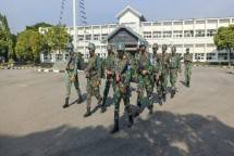 Prajurit YON POM 2 Mar Surabaya Laksanakan Latihan Hanmars