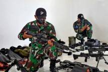 Regu Pandu Tempur Batalyon Infanteri 1 Marinir Laksanakan Pengecekan Material Tempur