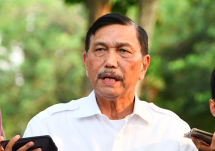 Menko Luhut: Perjalanan Domestik Tak Perlu Lagi PCR & Antigen, Kegiatan Olahraga Bisa Dihadiri Penonton