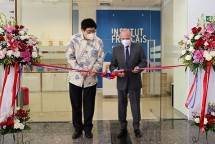 Olivier Chambard, Duta Besar Prancis untuk Indonesia, meresmikan berdirinya IFI Serpong yang merupakan institusi hasil kerjasama antara Universitas Pradita dengan Institut Francais d&rsquo;Indonesie. (Foto: Humas PT Summarecon Agung Tbk)