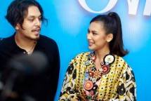 artis Indah Permatasari. 