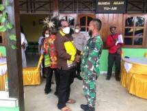 Satgas Pamtas Yonif 126bKC Hadiri Acara Pentahbisan Pastor Soterus Pangguem
