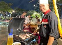 Executive Chef The Acacia Hotel Jakarta Bambang Nur Pristiono. 