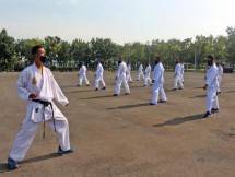  Prajurit Yonif 1 Marinir Surabaya Tingkatkan Kemampuan Beladiri Karate