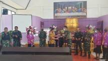 Satgas Kodim Yalimo Yonif RK 751 VJS Berikan Bantuan Alat Musik