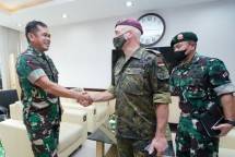 Pangkostrad Letjen TNI Maruli Simanjuntak Terima Kunjungan Kehormatan Athan Kedubes Jerman
