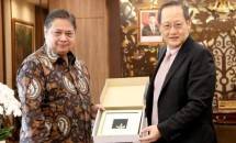 Menko Airlangga bersama Wamen Industri dan Perdagangan Singapura 