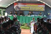 Danrem 174ATW Dampingi Pangdam IV Diponegoro Tinjau Pos Satgas Pamtas RI-PNG Yonif 410Alugoro