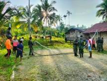 Satgas Yonif 126 KC Berikan Bantuan Sarana Olahraga kepada Pemuda Kampung Perbatasan Papua