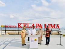 Presiden Jokowi meresmikan penataan kawasan Kota Kupang dalam kunjungan kerjanya ke Provinsi NTT, Kamis (24/03/2022). (Foto: BPMI Setpres/Laily Rachev)