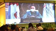 Menteri Perindustrian Agus Gumiwang Kartasasmita
