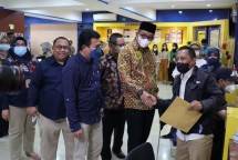Dirjen Pajak Tinjau Layanan SPT Tahunan di KPP Pratama Jakarta Palmerah
